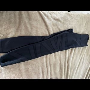 Lululemon mesh crops